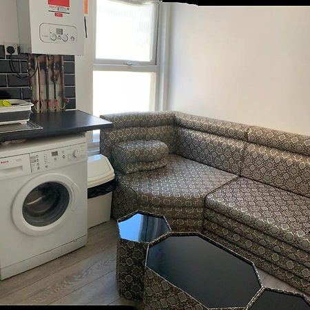 Beautiful Hoe Street First Floor One Bedroom Apartment B Walthamstow Londra Exterior foto