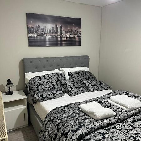 Beautiful Hoe Street First Floor One Bedroom Apartment B Walthamstow Londra Exterior foto