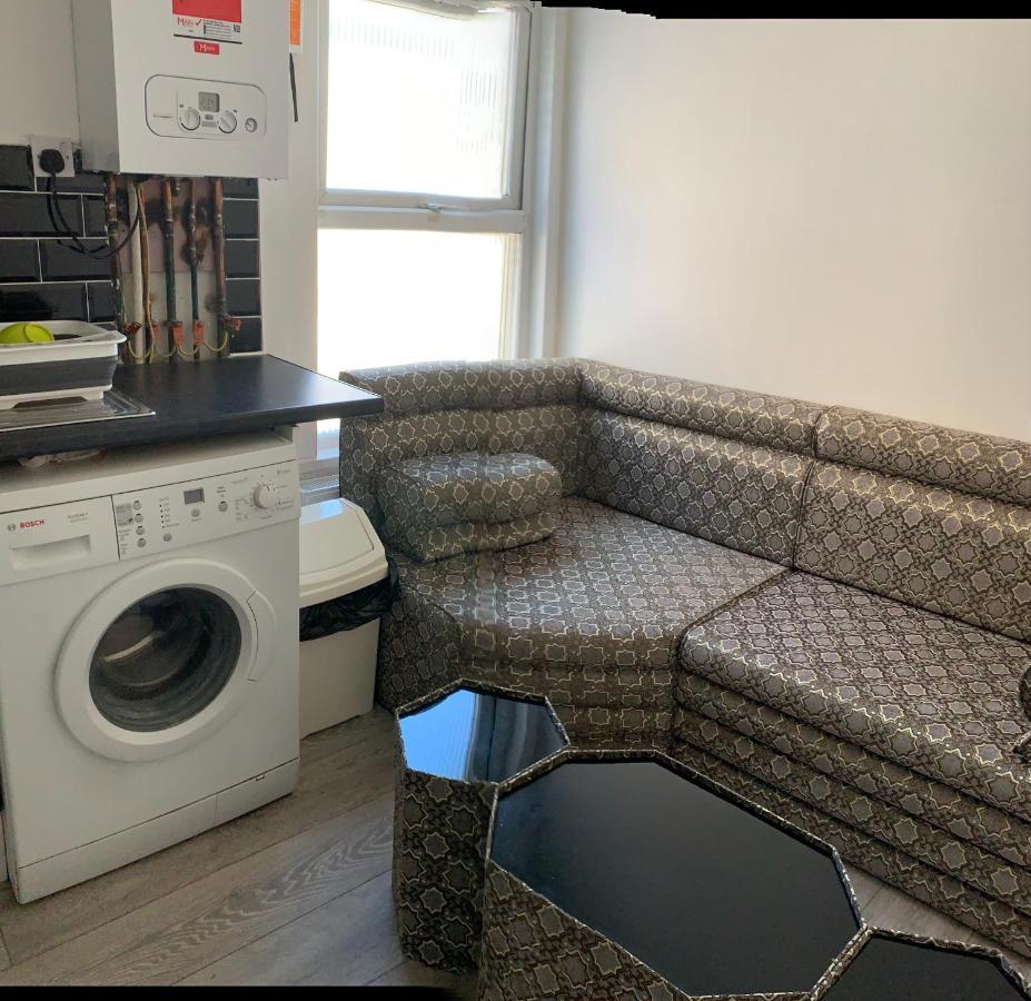 Beautiful Hoe Street First Floor One Bedroom Apartment B Walthamstow Londra Exterior foto