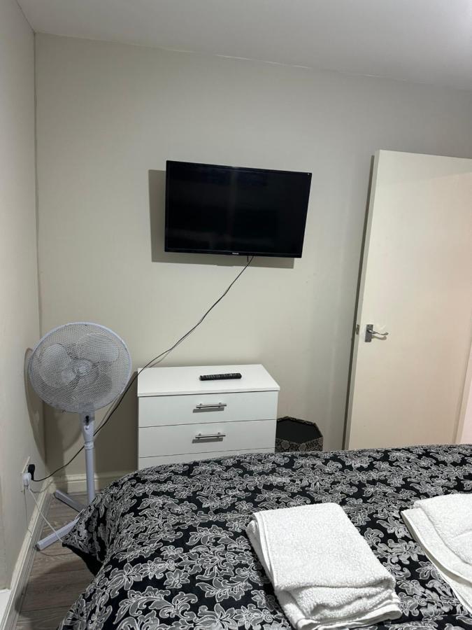 Beautiful Hoe Street First Floor One Bedroom Apartment B Walthamstow Londra Exterior foto